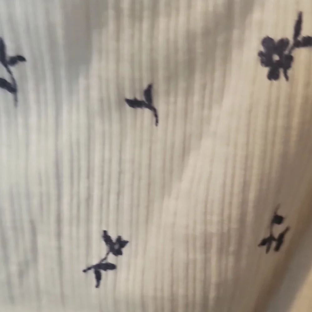 Old Navy NWT Girls Ribbed White & Blue Floral Tank Top Size Large 10/12